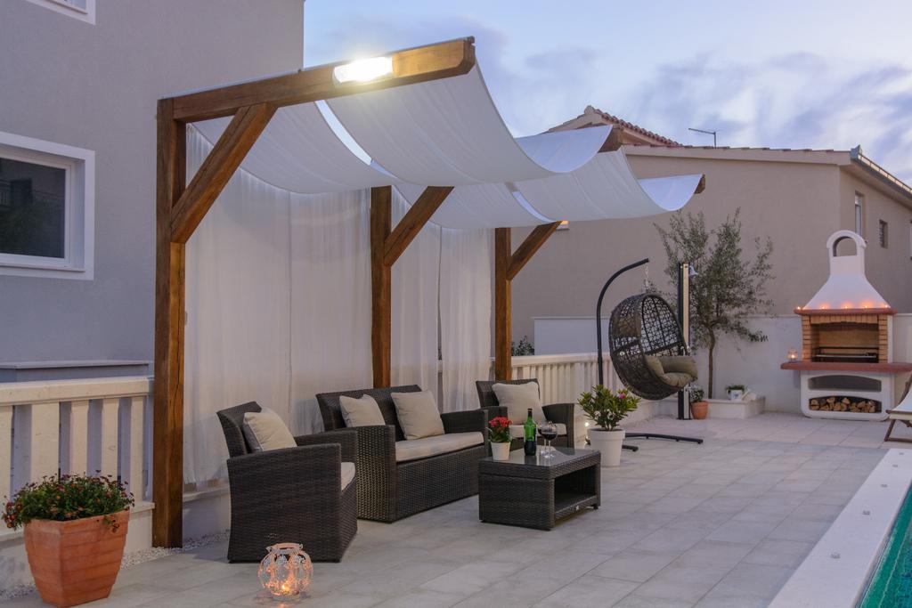 Apartments Villa Atlantis Trogir Exterior photo