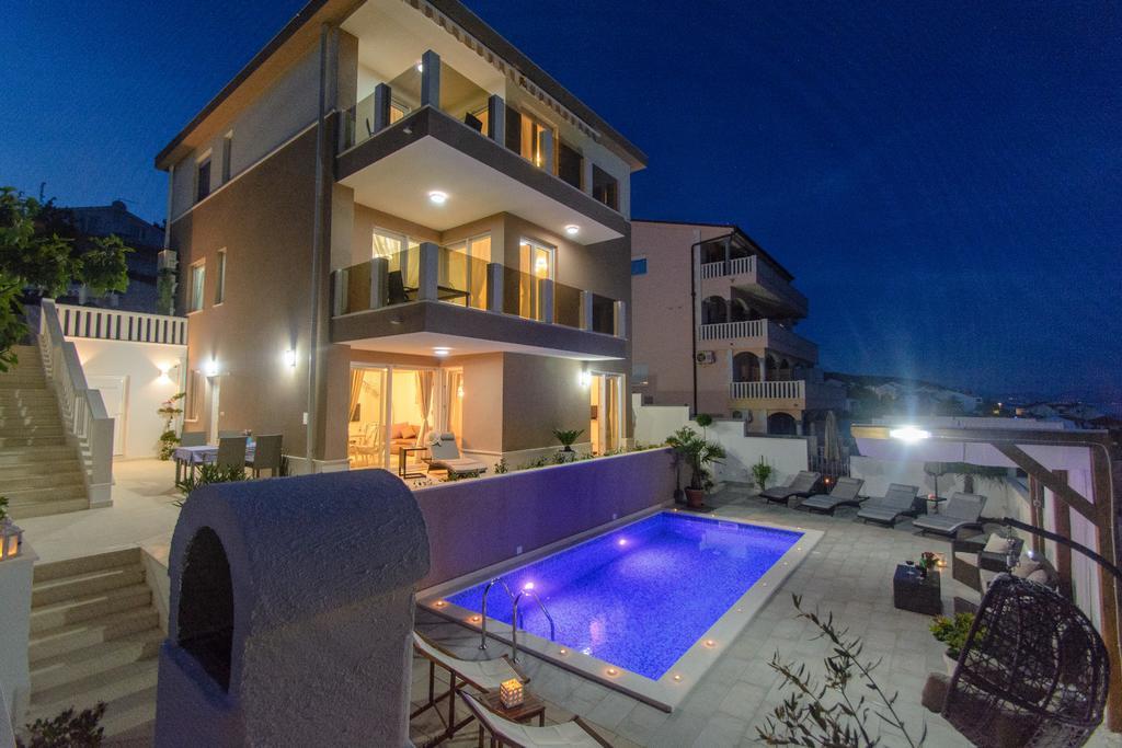 Apartments Villa Atlantis Trogir Exterior photo