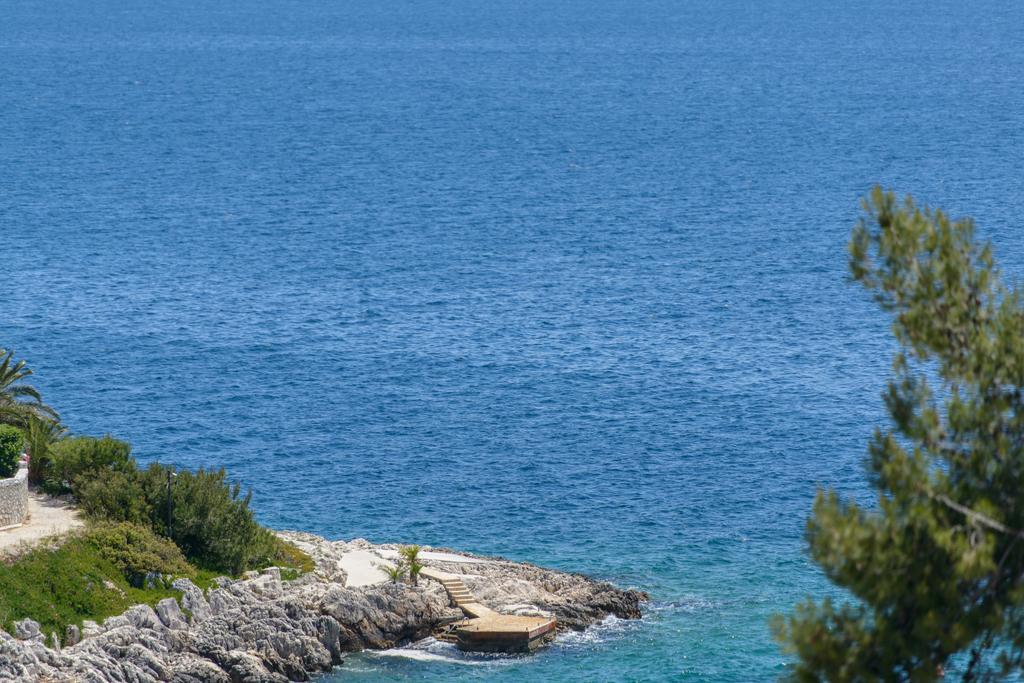 Apartments Villa Atlantis Trogir Exterior photo