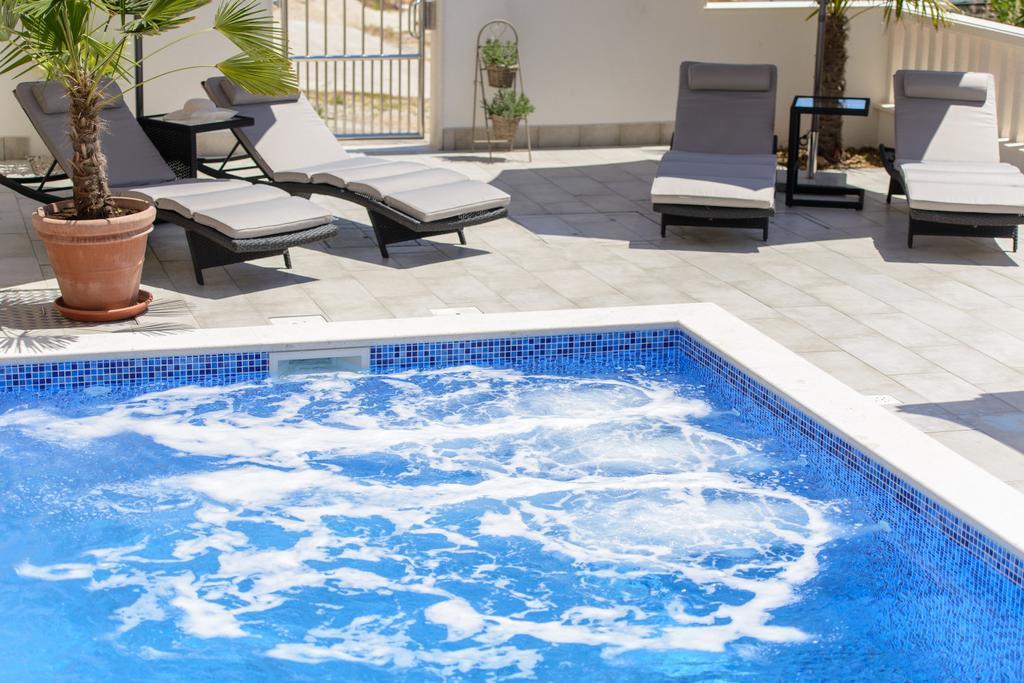 Apartments Villa Atlantis Trogir Exterior photo