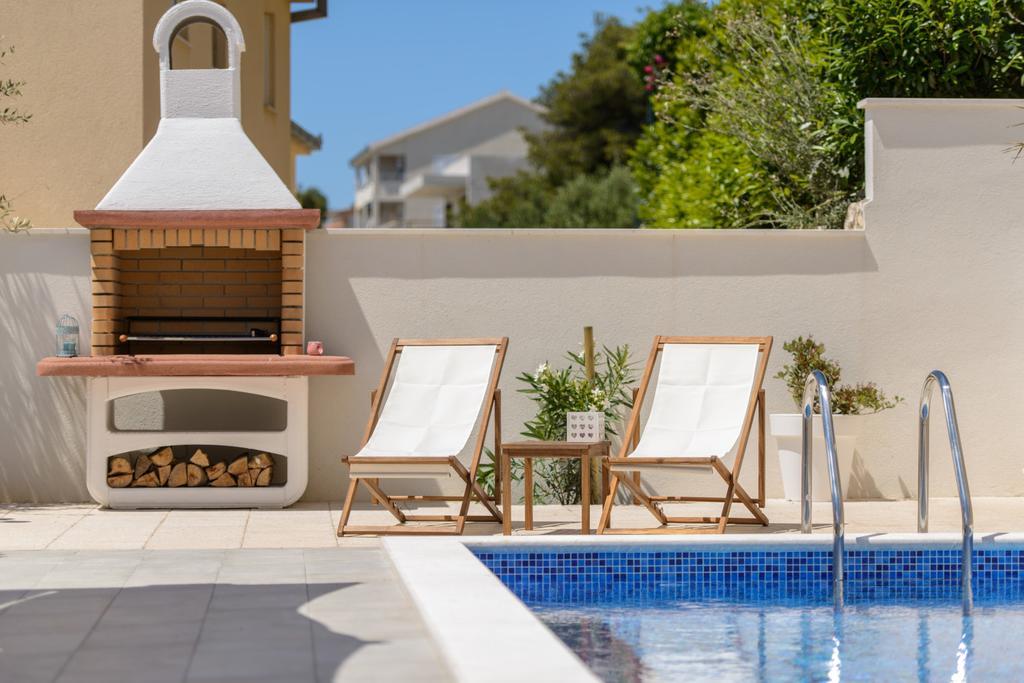 Apartments Villa Atlantis Trogir Exterior photo