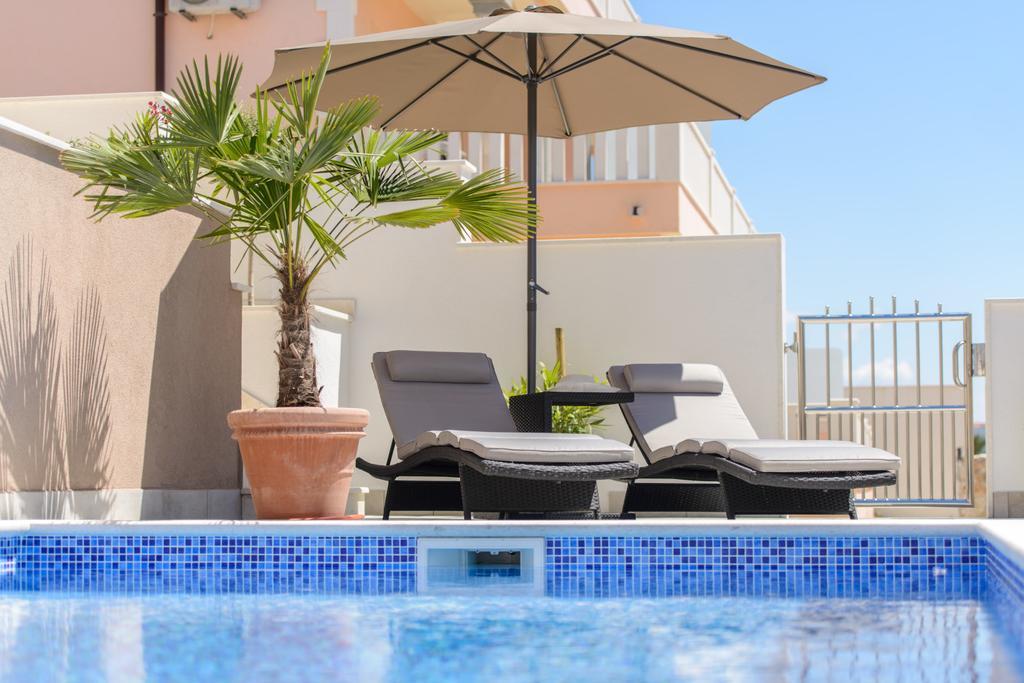 Apartments Villa Atlantis Trogir Exterior photo