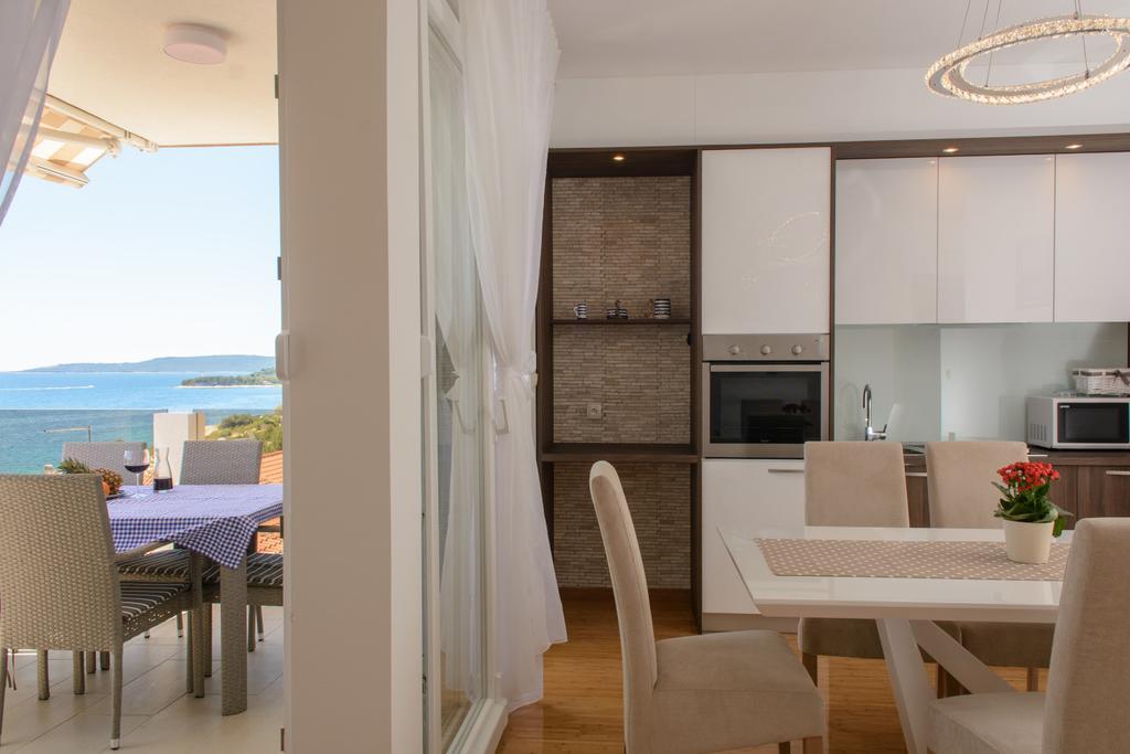 Apartments Villa Atlantis Trogir Exterior photo