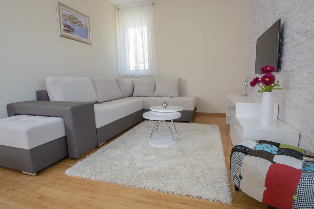 Apartments Villa Atlantis Trogir Exterior photo
