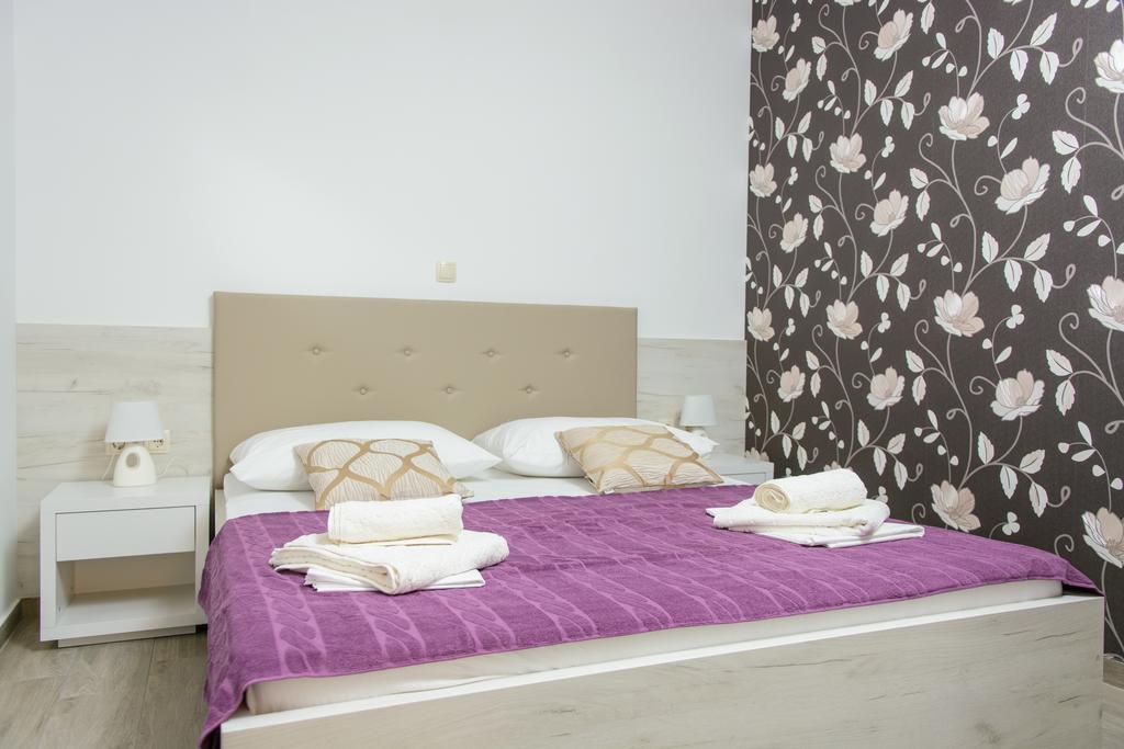 Apartments Villa Atlantis Trogir Exterior photo