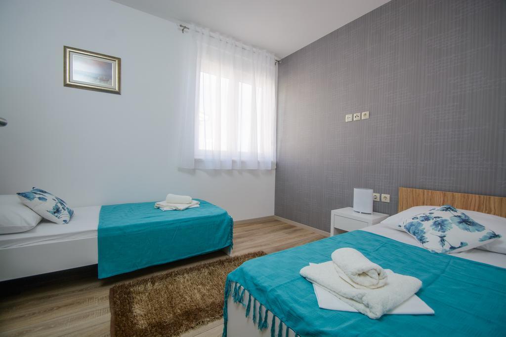 Apartments Villa Atlantis Trogir Exterior photo