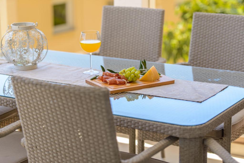 Apartments Villa Atlantis Trogir Exterior photo
